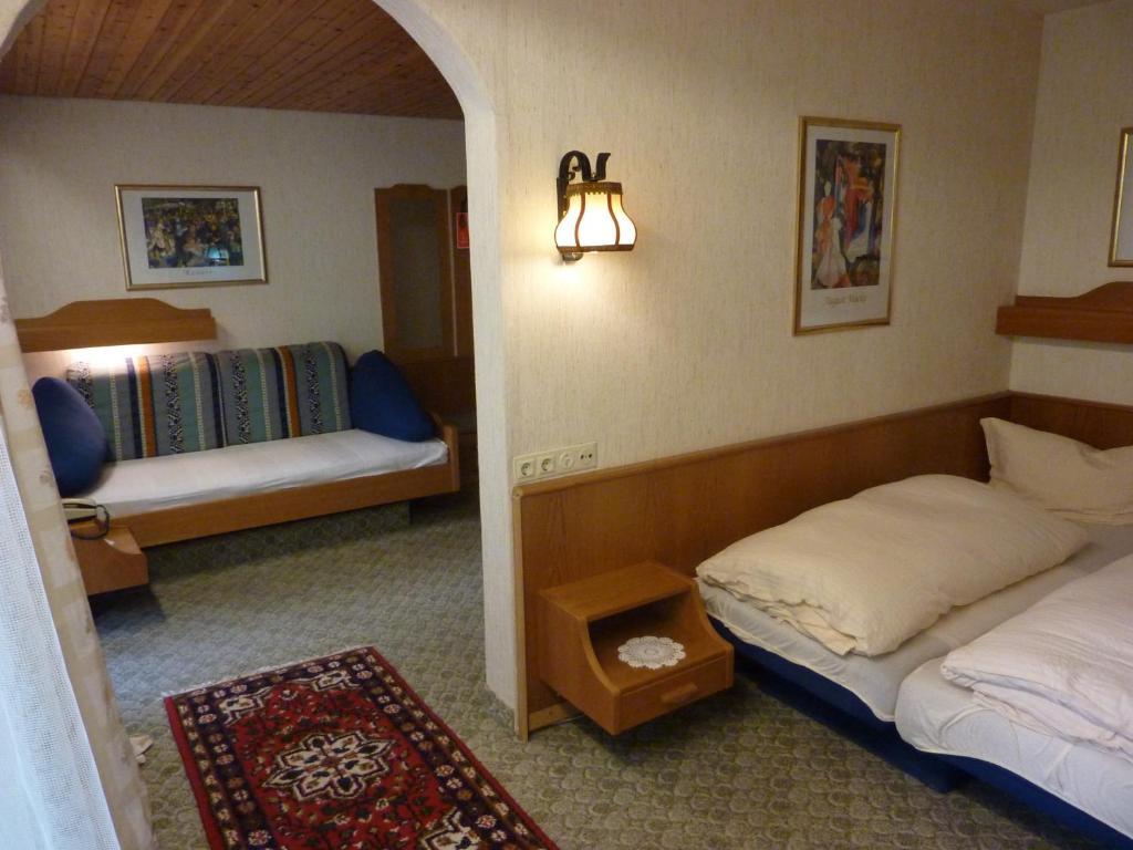 Atina Hotel Bad Wildbad Oda fotoğraf