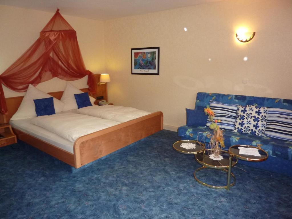 Atina Hotel Bad Wildbad Oda fotoğraf